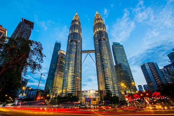 Tháp đôi Petronas - biểu tượng của Kuala Lumpur